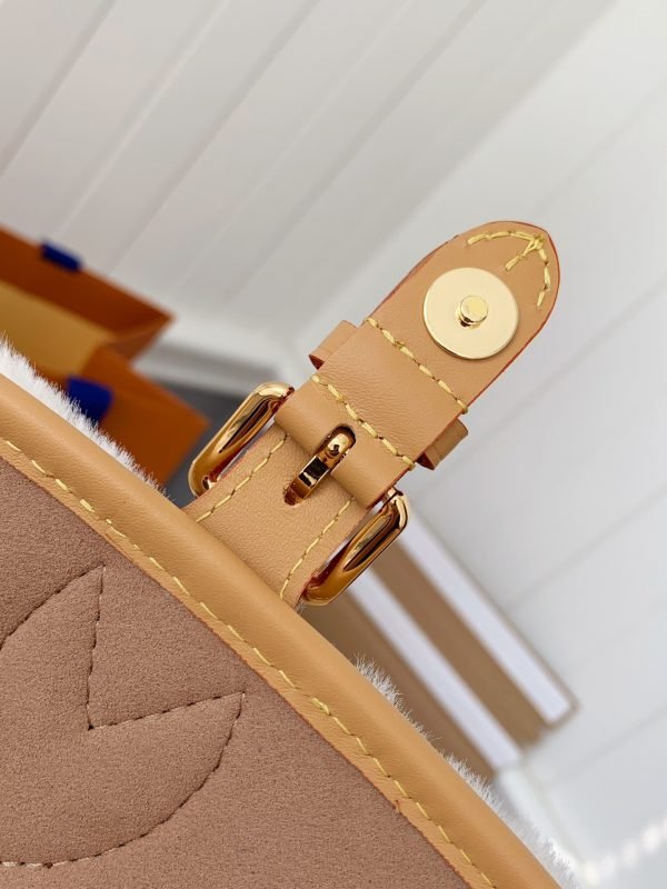 Louis Vuitton women's bag Top quality Size: 9×15×24cm - Görüntü 10