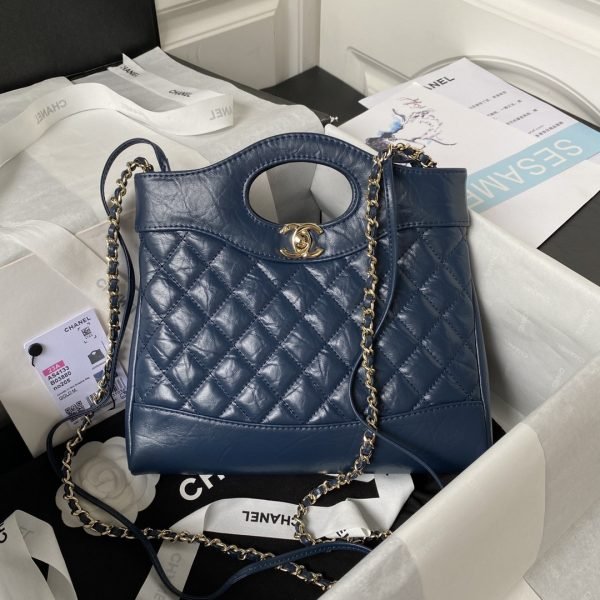 Chanel woman bag Size: 22×23×5.5cm