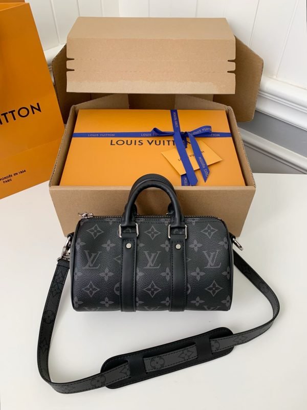 Louis Vuitton men’s bag Top quality Size: 21×12×9cm