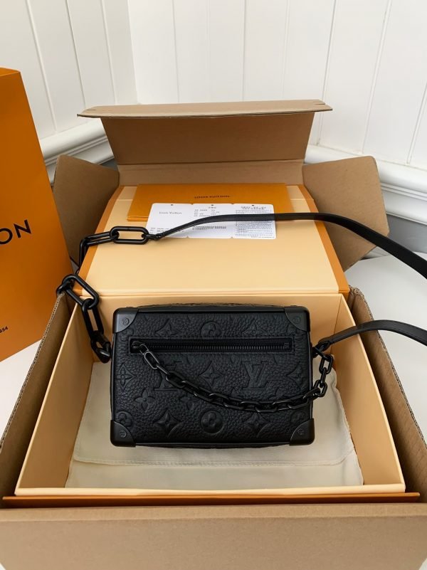 Louis Vuitton men’s bag Top quality Size: 18.5×13×8cm