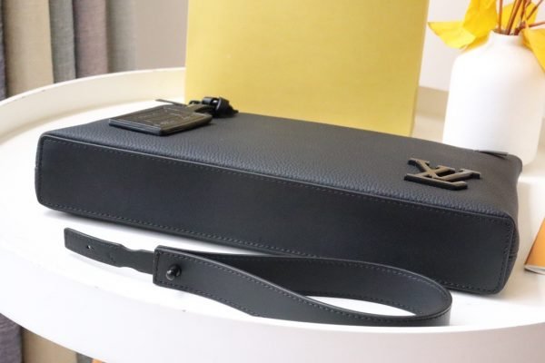 Louis Vuitton men's bag Size:30×22×5cm - 画像4