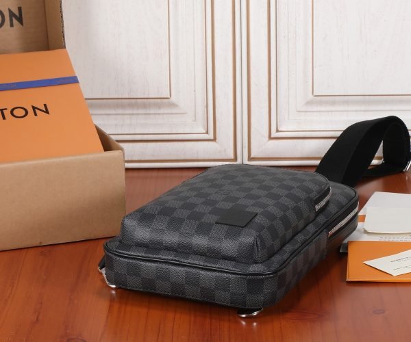 Louis Vuitton men's bags Size: 20×31×7cm - 画像5